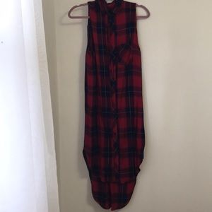 Rails red and navy tunic